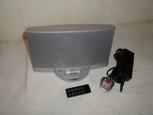 Cyfrowy system muzyczny Bose SoundDock Series II - srebrny z adapterem i pilotem - Zdjęcie 1 z 5