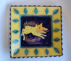 Bandeja o plato antiguo de cerámica artística JP/CT de colección con diseño de hojas y cerdo de jabalí firmado  - Imagen 1 de 12