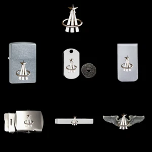 ASTRONAUT FLÜGELSIEGEL LOGO REVERS GOLD PIN UPDOG ETIKETT KRAWATTE BAR GELDCLIP FEUERZEUG - Bild 1 von 15