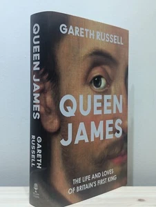 Signed-1st Edition-Queen James by Gareth Russell-New - Imagen 1 de 4