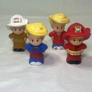 Fisher Price Little People Eddie blonder Junge im 4er Set 2012 Feuerwehrmann süß - Bild 1 von 4
