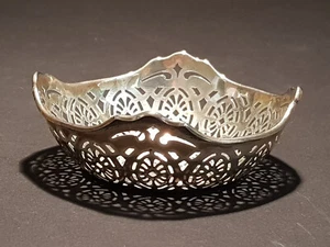 Plato/tazón Bon Bon perforado de plata esterlina 1939 vintage con sello - Imagen 1 de 9