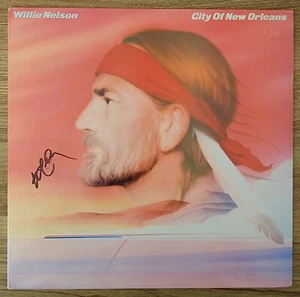 Willie Nelson Signed City of New Orleans Vinyl Record LP Country Folk LEGEND RAD - Picture 1 of 2