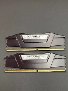 G.SKILL RIPJAWS V 8GB (2x4GB) DDR4 RAM 3200MHz (F4-3200C16D-8GVKB) XMP READY - Picture 1 of 3