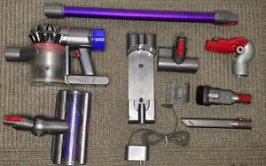 Dyson V8Animal + Cordless Vacuum | Silver | Working W/ Accessories & Wall Mount - Picture 1 of 3