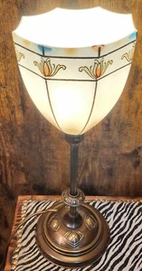 Superb Arts And Crafts Rene Mackintosh Inspired Brass Table Lamp Glasgow Rose - Foto 1 di 5