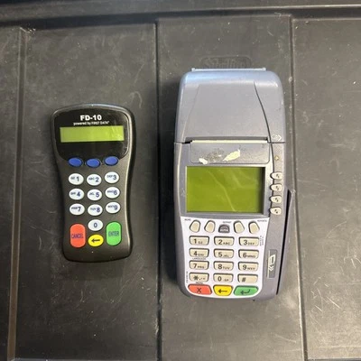 Verifone OMNI 3750 credit card processing terminal w FD-10 KEY PAD - Image 1 of 4
