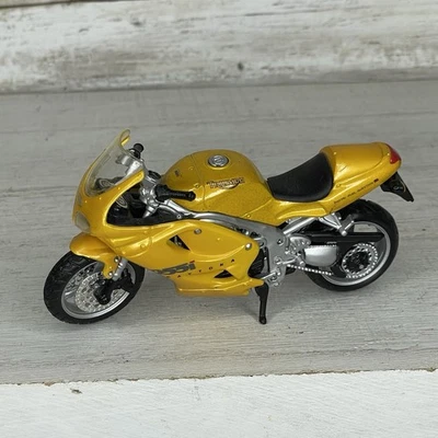 Maisto TRIUMPH DAYTONA 955i Motorcycle Diecasts 1:18 Toy Model Gold GC - Image 1 of 4