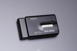 SONY WALKMAN FM AM Radio Cassette Player WM-FX70 Betrieb bestätigt - Bild 1 von 6