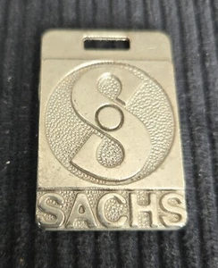 ➔ SACHS ➔ Anhänger ➔ AUTO ➔ Vintage *aus Sammlung* - Picture 1 of 2
