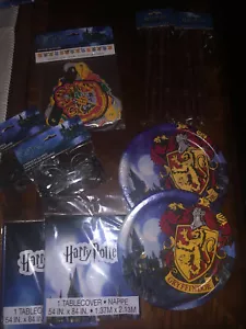 HARRY POTTER Birthday Party 16 Plates, 2 Tablecovers, 8 Wands & 8 Glasses,Banner - Picture 1 of 8
