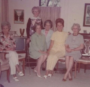 1970s Group Portrait Women Smiling Living Room Casual Gathering - Picture 1 of 3