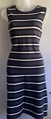 Conjunto de falda a rayas de 2 piezas negra, azul y crema talla M de Calvin Klein para mujer Foto 1 de 4