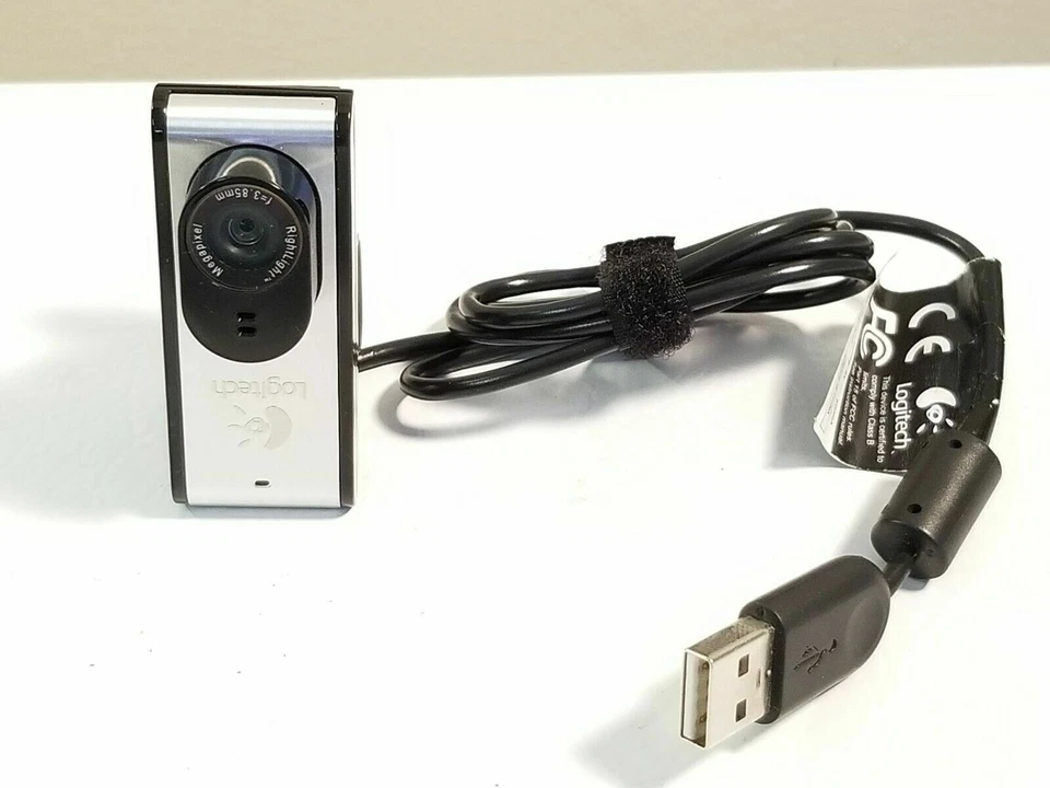 Logitech Right Light USB Web Cam notebook laptop pc V UAR38 camera lens clip on - Image 1 of 1