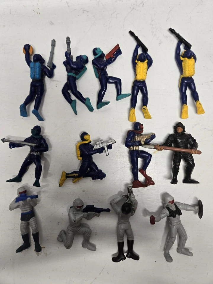 复古 80 年代美泰可动人偶 13 件装 — 第 1/4 张图片