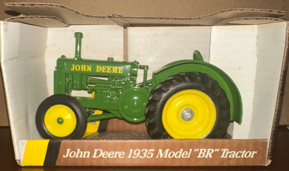 Ertl 1/16 John Deere 49-54 Model R Diesel Tractor Collectors Edition #544DA #718 - Image 1 of 1