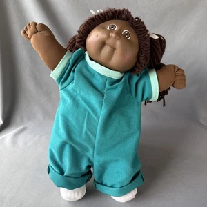 1985 Cabbage Patch Kid Afroamerikaner schwarzes Mädchen Puppe Zöpfe Grübchen Pyjama - Bild 1 von 12