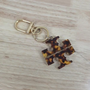 Llavero Tortuga Tory Burch Apilado T Raro Difícil de Encontrar - Imagen 1 de 4