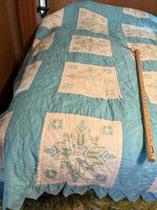 Vintage crossstitch quilt, cutters - Picture 1 of 7
