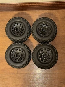 Set of (4) - Pro-Line 10125 Badlands MX28 2.70x5.05 14mm Hex - Picture 1 of 4