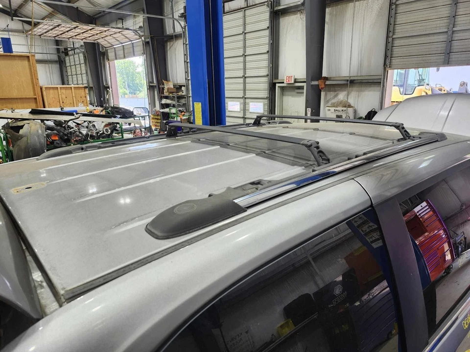 Dodge Grand Caravan 2011-2020 portaequipajes de techo riel lateral con barras transversales genuino OEM Foto 1 de 4