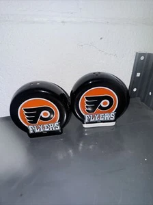 Philadelphia Flyers NHL Hockey Puck Sculpted Ceramic Salt & Pepper Shakers - Picture 1 of 3