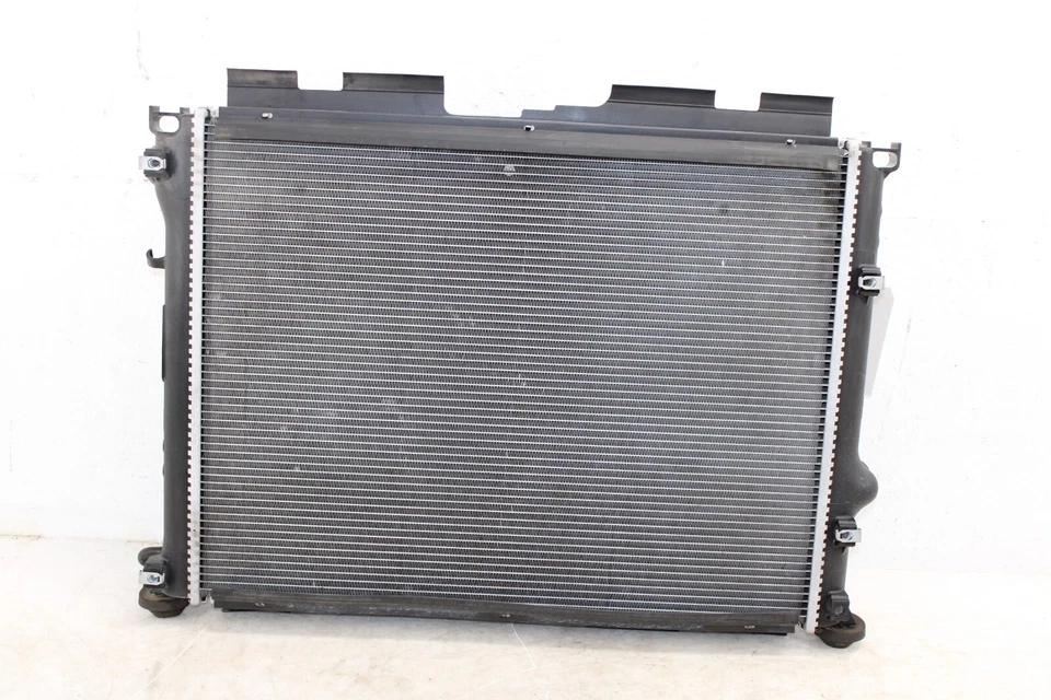 2009-2014 Dodge Challenger Radiator / Radiator Fan Assembly OEM GZ43 - Image 1 of 4