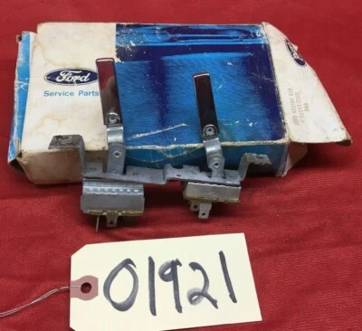 NUEVO DE LOTE 1968-1971 FORD THUNDERBIRD CALEFACCIÓN E INTERRUPTOR DE AIRE ACONDICIONADO CONJUNTO D0SZ-18578-B  Foto 1 de 4