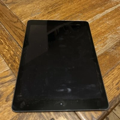 Apple iPad 2 9.7in 16GB Wi-Fi Tablet - Black - Image 1 of 4