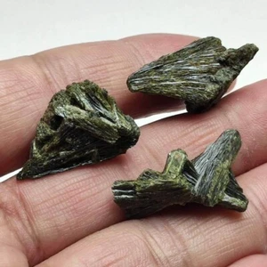 15g/3pcs Beautiful Natural Epidote Crystal Cluster Specimen , Pakistan 0048 - Picture 1 of 12