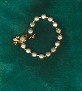 Sassy Stuff Jewelry - Bracciale di perle finte 8 pollici, con raccordi placcati oro - Foto 1 di 1