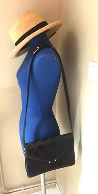 ANCIEN TRES JOLI  SAC VINTAGE CUIR FACON SERPENT JEAN CHARLES FRANCE PARIS RETRO - Photo 1/4