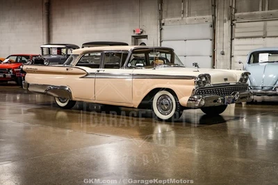 Ford Fairlane 500 1959 Foto 1 de 4