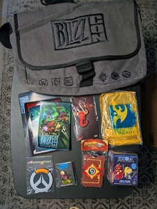 2015 Blizzard BlizzCon Exclusive Messenger Goody Bag - Picture 1 of 9