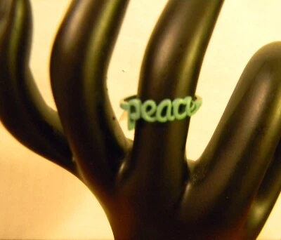 Paz ~ Esmaltado Verde Como Nuevo ~ Anillo Talla 7.75 - #52 Sin Marcar Foto 1 de 3