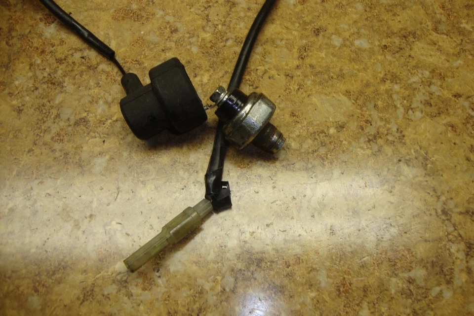 Suzuki SV650 SV 650 2006 motor sensor de presión de aceite interruptor relé motor 06 Foto 1 de 1