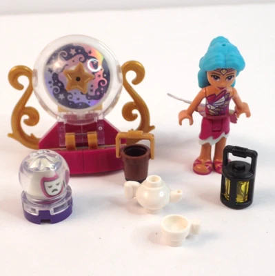 LEGO Friends 41688 Minifigure CLAIR Plus Accessories - Image 1 of 4