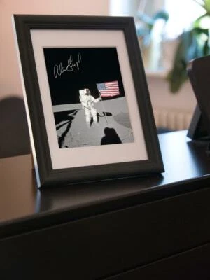 Repro-Autogramm - Apollo 14 - Alan Shepard - Gerahmt - Bild 1 von 2