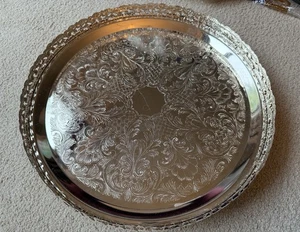 Vintage 14” Round Silver Plate Engraved Scalloped Serving Tray Made In England - Picture 1 of 12