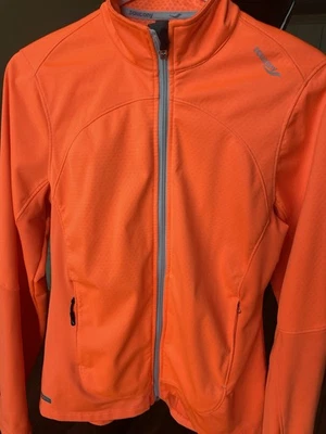 Chaqueta Saucony Active mediana para mujer Foto 1 de 4