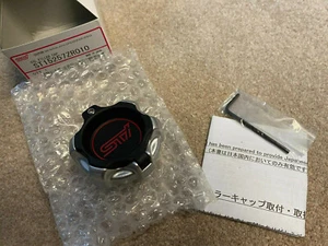 Tapa de relleno de aceite STI genuina para Subaru Impreza WRX GC8 GDB RA-R ST15257ZR010 REINO UNIDO - Imagen 1 de 5