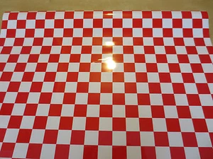 Qualitäts - Bügelfolie Bespannfolie rot weiß 1,0m x 0,64 m Quadratgröße 20x20mm - Bild 1 von 3