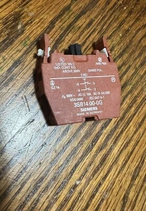 Siemens 3SB1400-0G Auxiliary Contact 2 NO - Picture 1 of 2