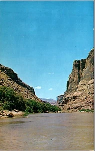 Looking Downstream Narrow Canyon Lake Powell Arizona Postcard - Picture 1 of 2