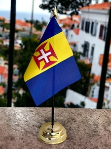 MADEIRA TABLE FLAG 6"X4" 15cm x 10cm WITH FLAT GOLDEN BASE 25cm tall - Picture 1 of 1