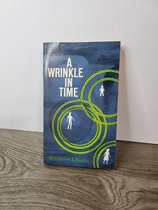 A Wrinkle In Time Madeleine L'Engle Fourth Printing 1973 Paperback Vintage - Picture 1 of 6
