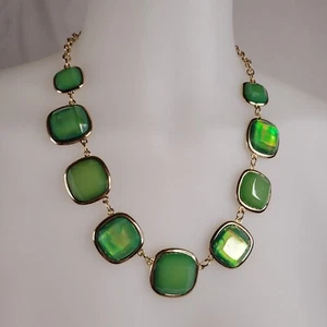 Collar de joyería de moda en tono dorado estación de pedrería cuadrada verde - Imagen 1 de 6