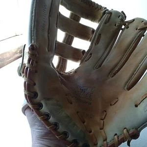 Mizuno Lite Flex Professional Model MT 1000FB 13" RHT Baseball Glove Read Below  - Picture 1 of 15