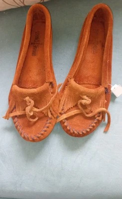 Vintg Minnetonka Suede Driving Moccasins Rubber Hard Sole Women Shoes Sz 7 NWOT - Image 1 of 3