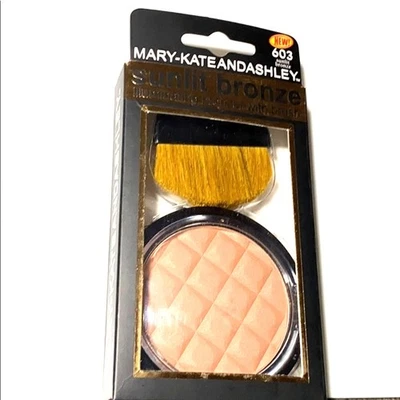 BRONCEADOR ILUMINADOR Mary-Kate And Ashley bronce iluminado por el sol compacto con cepillo NUEVO Foto 1 de 3
